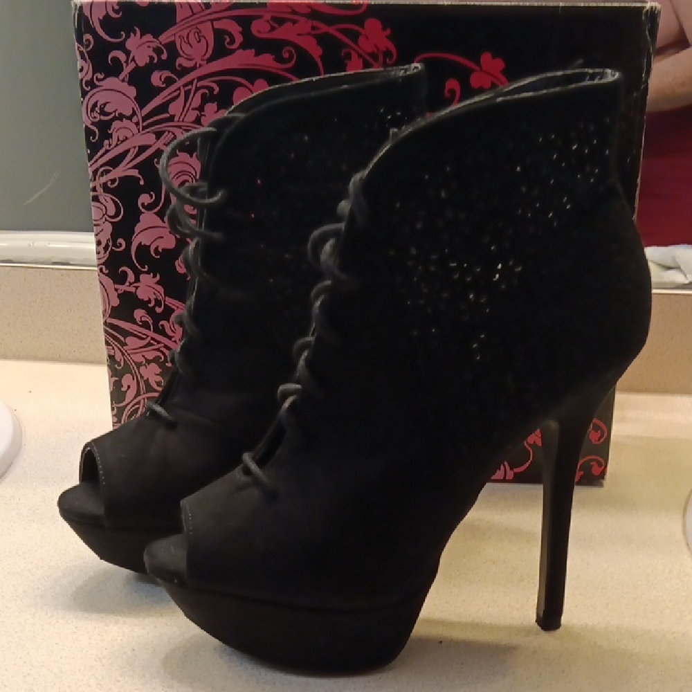Qupid Black Lace-Up Peep Toe Heels